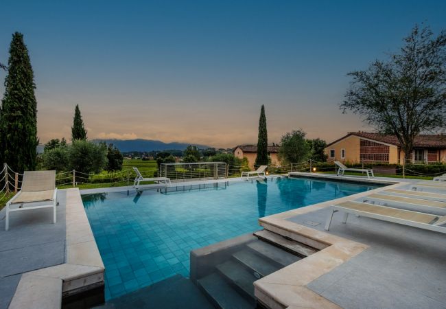 Apartment in Monte San quirico - Pietro Farmhouse Apartment in Wine Resort in Lucca Apartment in Monte San quirico - Pietro Farmhouse Apartment in Wine Resort in Lucca