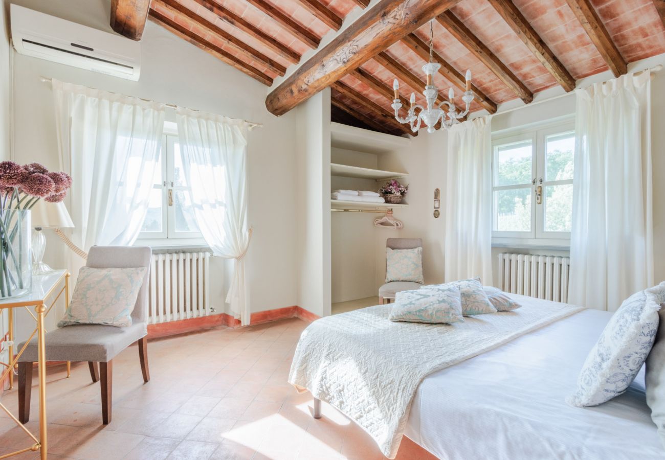 Apartment in Monte San quirico - Pietro Farmhouse Apartment in Wine Resort in Lucca Apartment in Monte San quirico - Pietro Farmhouse Apartment in Wine Resort in Lucca