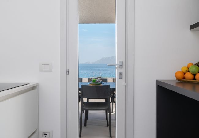 Villa in Olbia - Villa Azul Villa Azul - kitchen with sea view in rental villa in Pittulongu