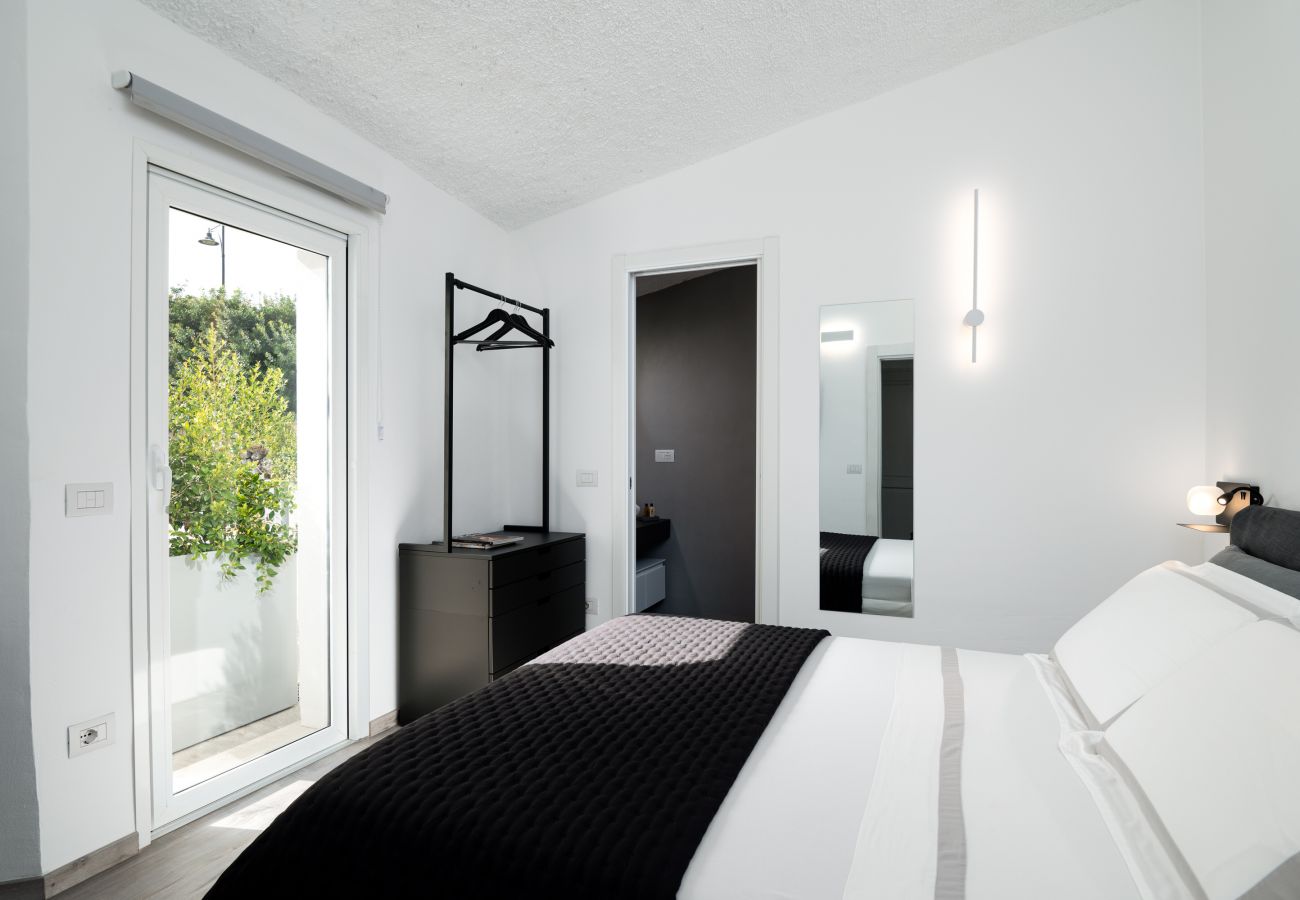 Villa in Olbia - Villa Azul Villa Azul - double bedroom with en-suite bathroom in rental villa in Pittulongu