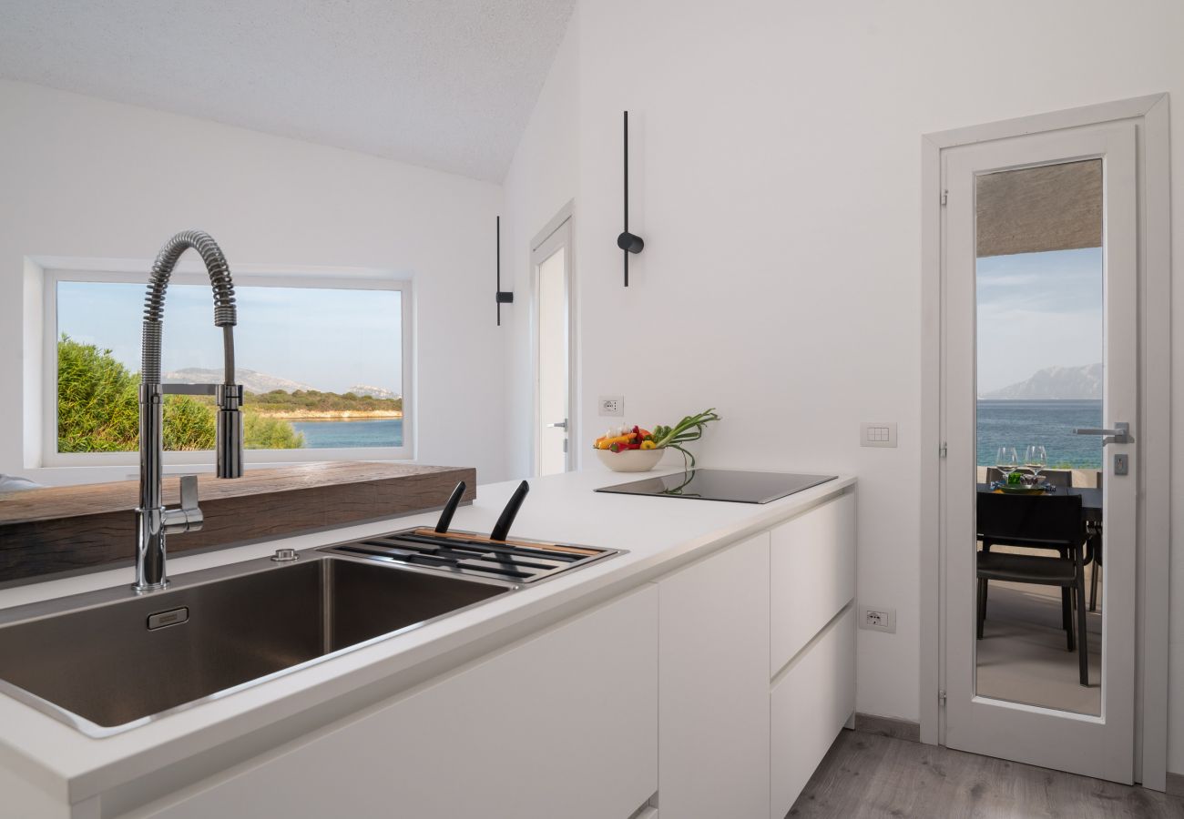 Villa in Olbia - Villa Azul Villa Azul - kitchen with spectacular sea view in rental villa in Olbia