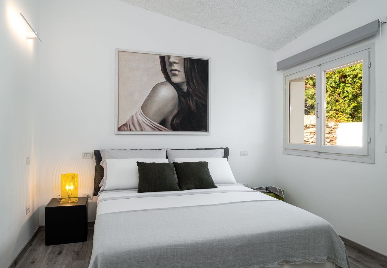 Villa in Olbia - Villa Azul Villa Azul - double bedroom with modern furnishings in rental villa in Pittulongu