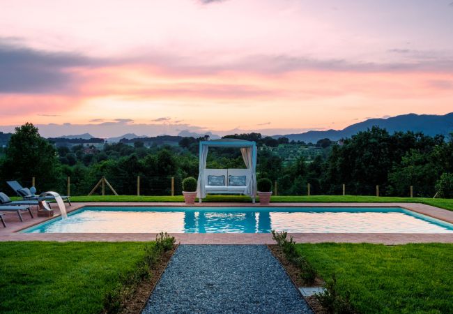 Villa in Montecarlo - Villa Flora Villa in Montecarlo - Villa Flora