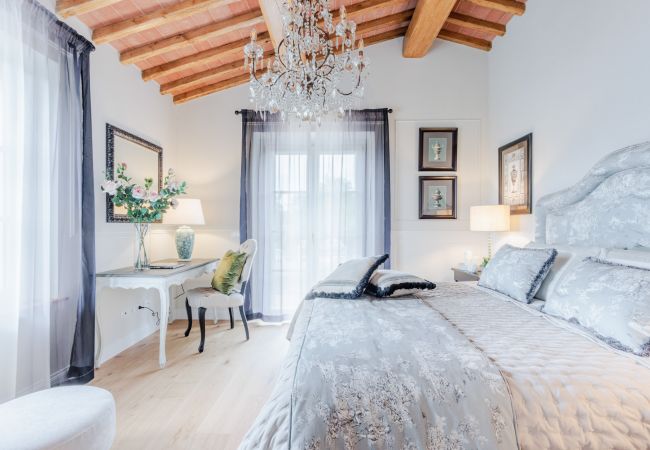 Villa in Montecarlo - Villa Flora Villa in Montecarlo - Villa Flora