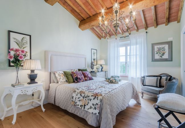 Villa in Montecarlo - Villa Flora Villa in Montecarlo - Villa Flora