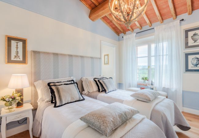 Villa in Montecarlo - Villa Flora Villa in Montecarlo - Villa Flora