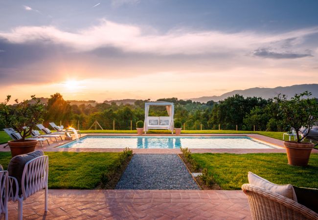 Villa in Montecarlo - Villa Flora Villa in Montecarlo - Villa Flora