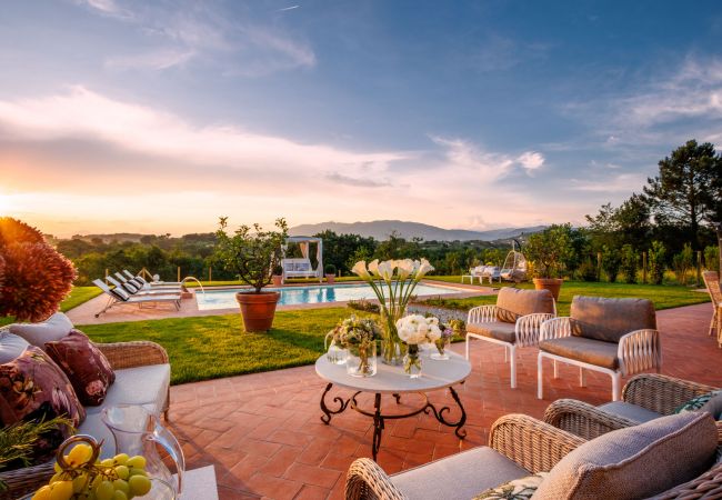 Villa in Montecarlo - Villa Flora Villa in Montecarlo - Villa Flora