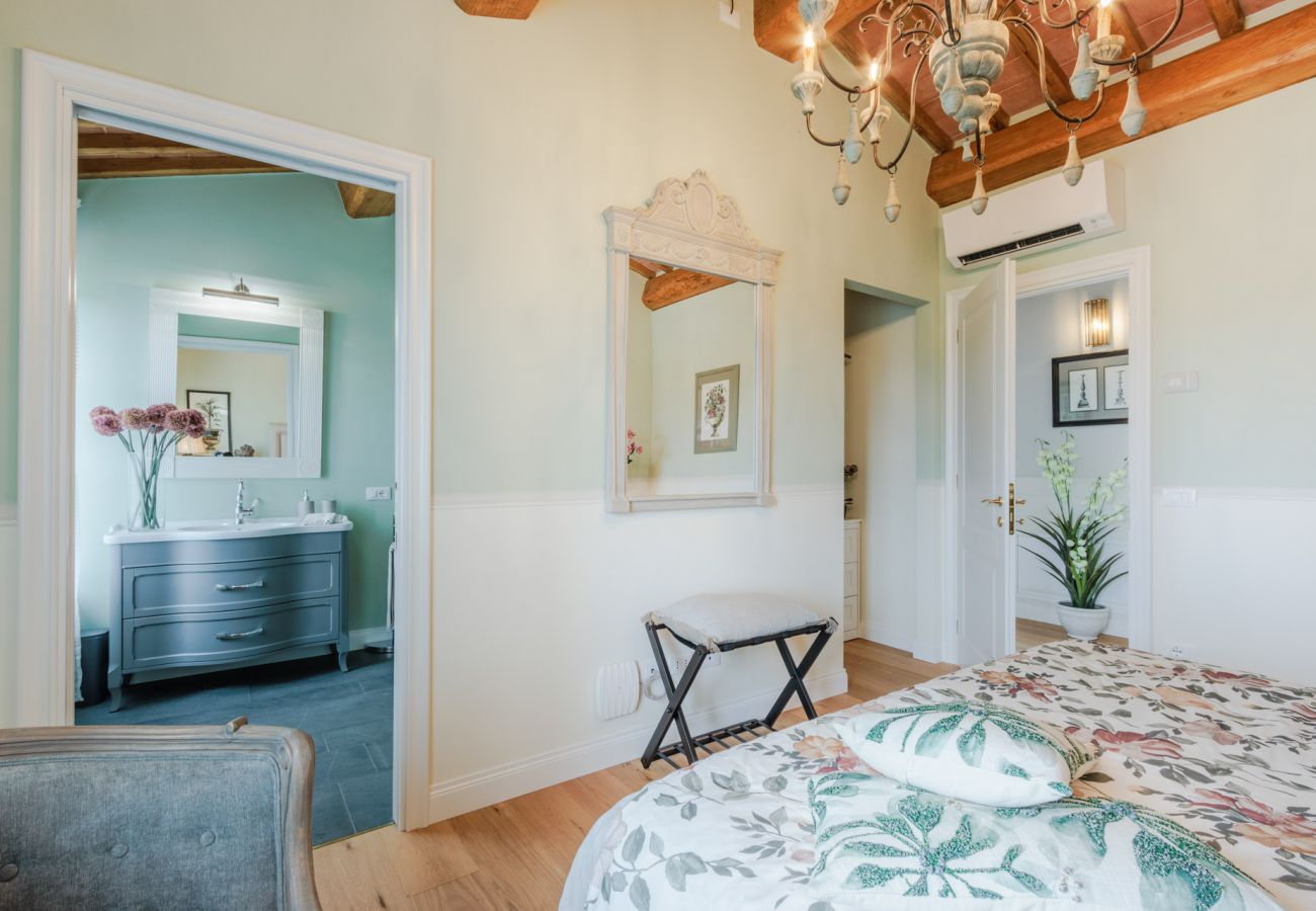 Villa in Montecarlo - Villa Flora Villa in Montecarlo - Villa Flora