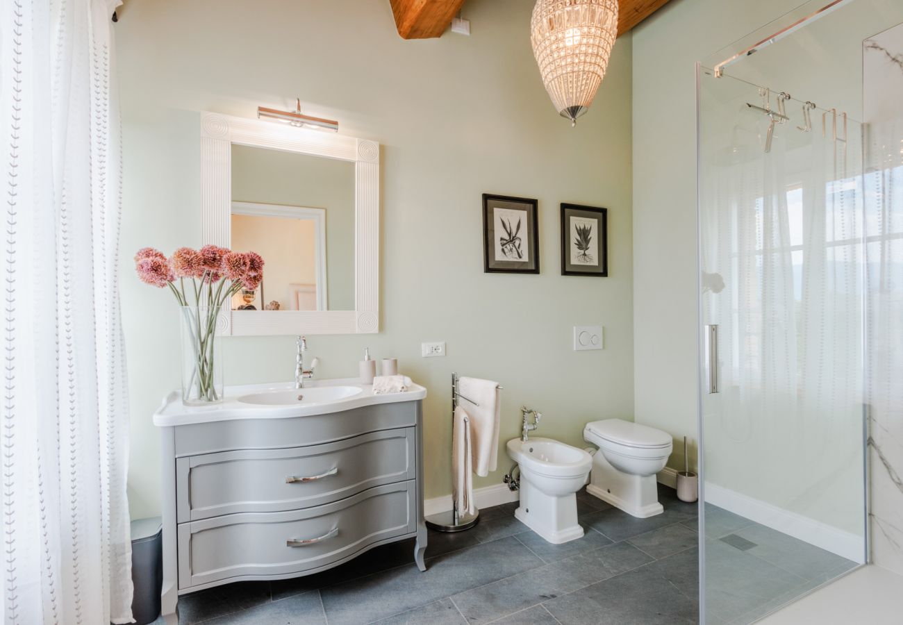 Villa in Montecarlo - Villa Flora Villa in Montecarlo - Villa Flora