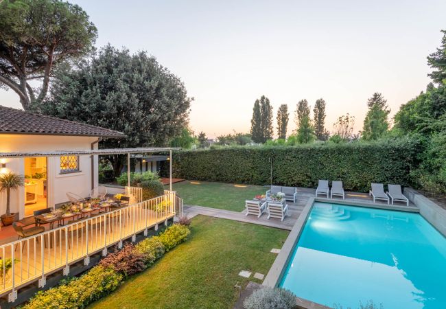 Villa in Pietrasanta - Villa Desiree Villa in Pietrasanta - Villa Desiree