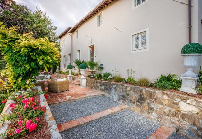 Villa in San Concordio di Moriano - Villa Lina Villa in San Concordio di Moriano - Villa Lina