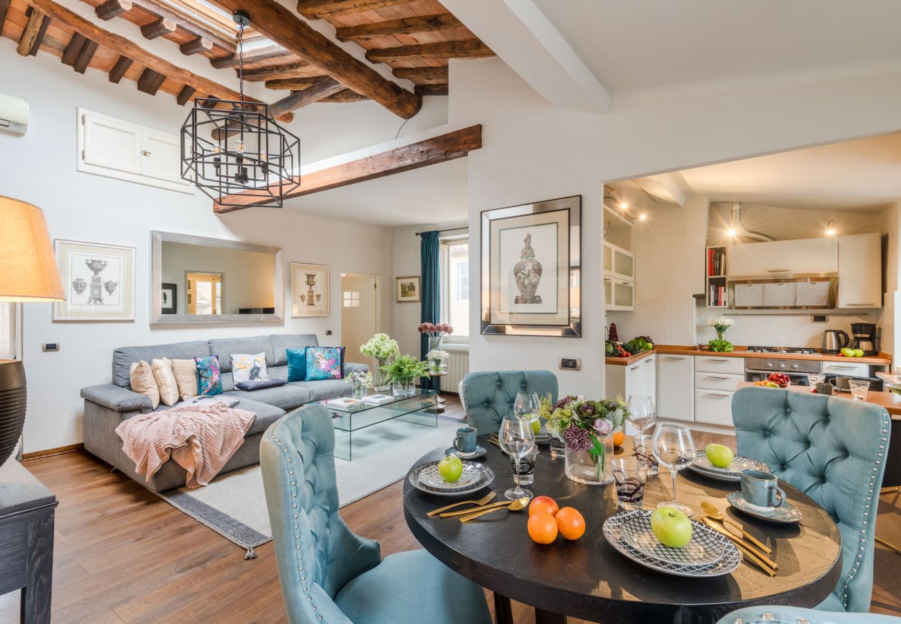 Apartment in Lucca - ClockTower Penthouse