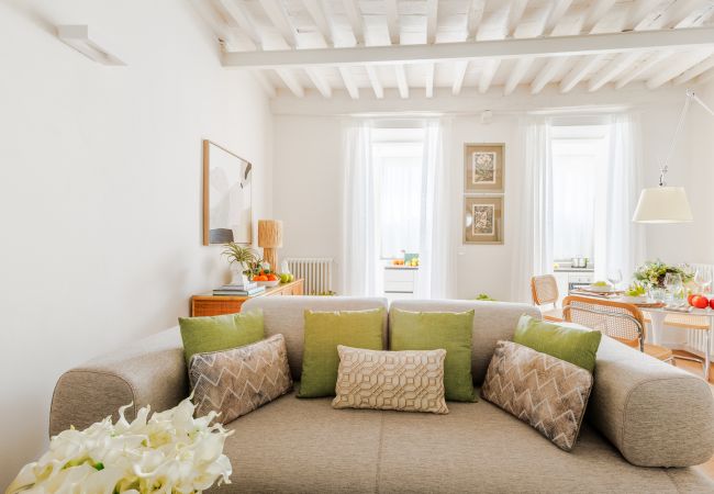 Apartment in Lucca - Letizia Mirror Apartment in Lucca - Letizia Mirror