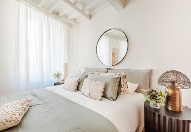 Apartment in Lucca - Letizia Mirror Apartment in Lucca - Letizia Mirror