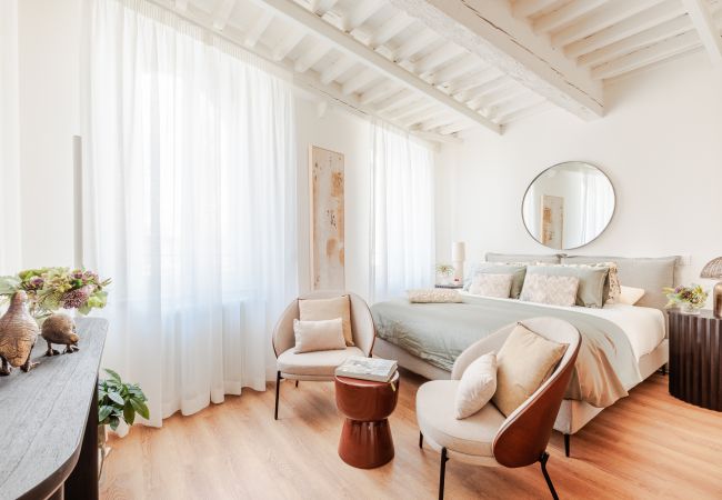 Apartment in Lucca - Letizia Mirror Apartment in Lucca - Letizia Mirror