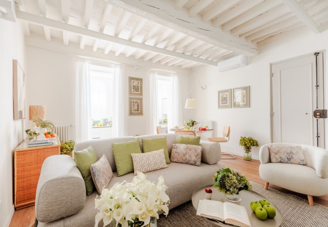 Apartment in Lucca - Letizia Mirror Apartment in Lucca - Letizia Mirror