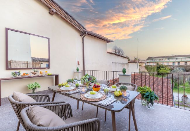 Apartment in Lucca - Letizia Mirror Apartment in Lucca - Letizia Mirror