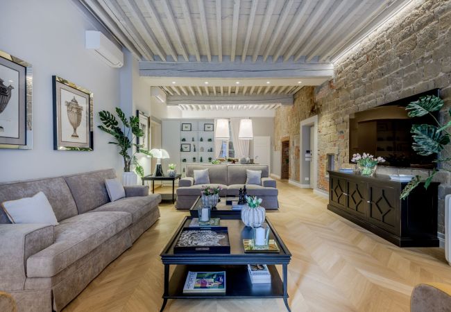Apartment in Lucca - The Gilded Residence