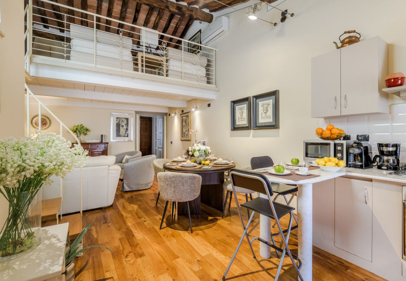 Apartment in Lucca - Fatinelli 10, A Charming Abode With Terrace